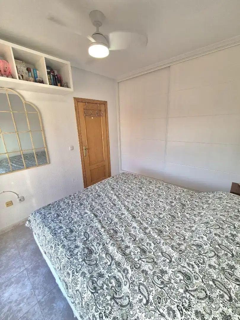 Dormitori de Casa adosada en venda en Torrevieja amb Aire condicionat