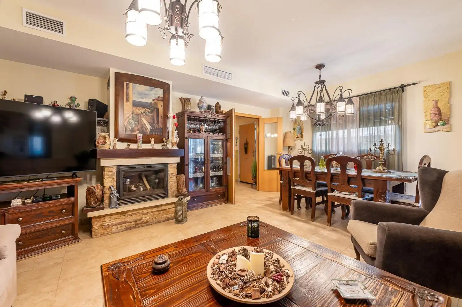 Sala de estar de Casa adosada en venta en Alhaurín de la Torre con Aire acondicionado, Jardín privado y Terraza
