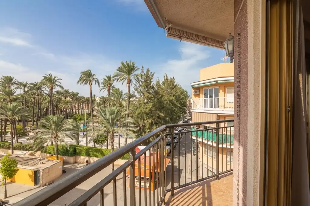 Piso con terraza en venta en Carrer Ramón y Cajal, imagen 3