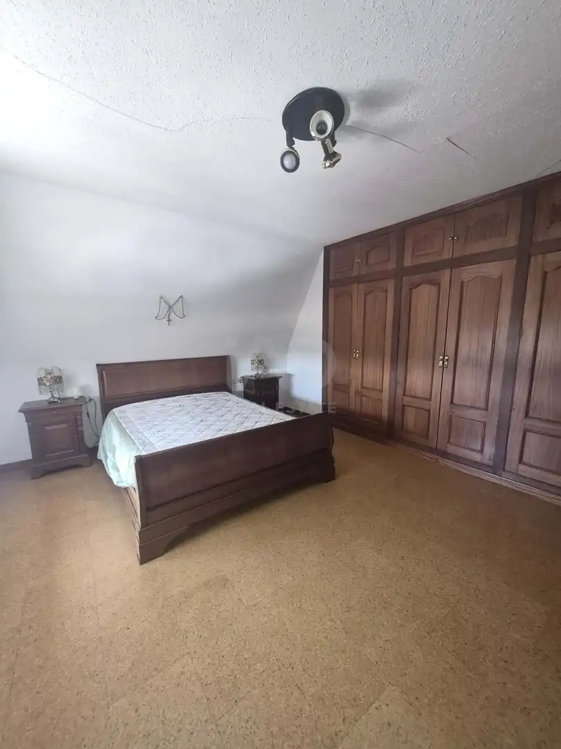 Bedroom of Houses for sale in Chozas de Abajo  with Heating and Swimming Pool