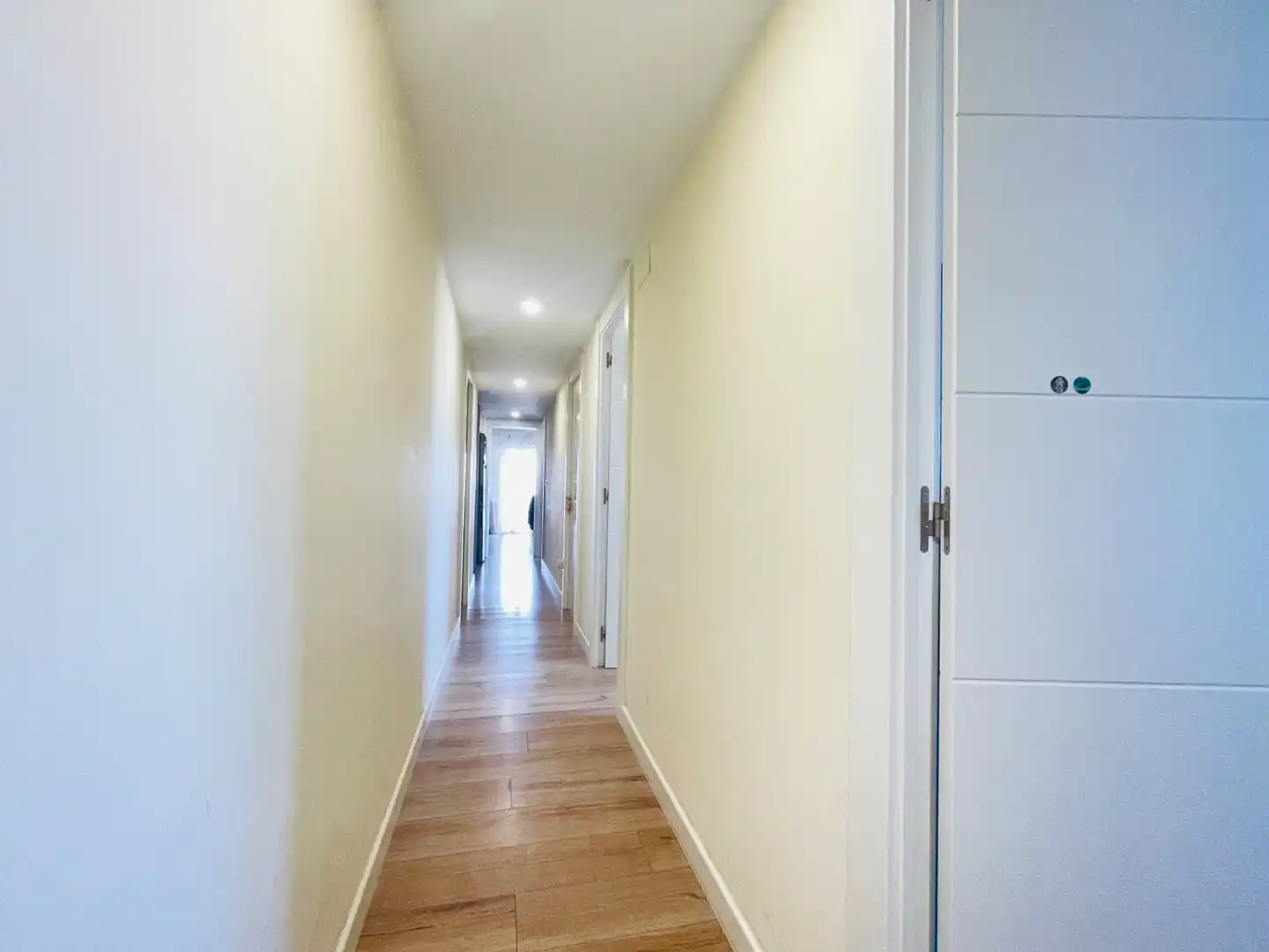 Flat for sale in Cadrete  with Air Conditioner, Heating and Private garden