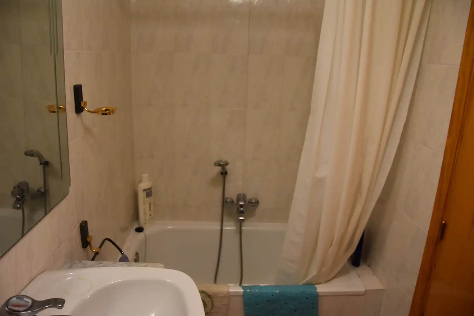 Bathroom of Houses for sale in Valdealgorfa