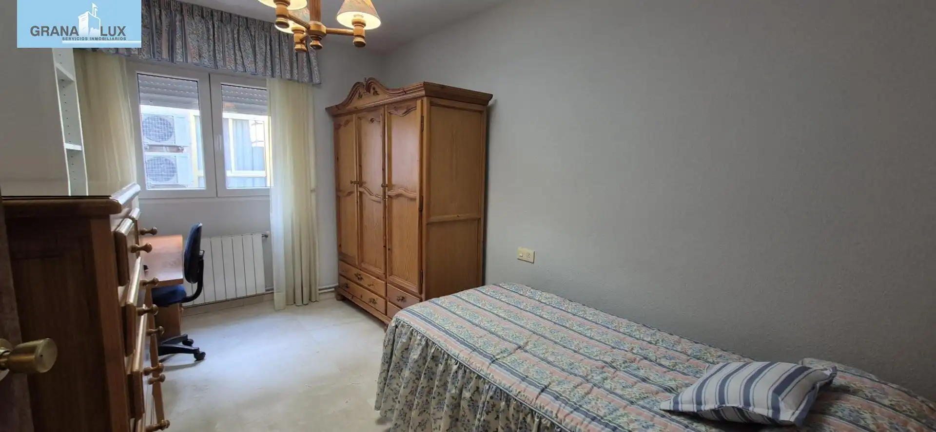 Bedroom of Flat for rent in Granada  with Heating, Furnished and Balcony
