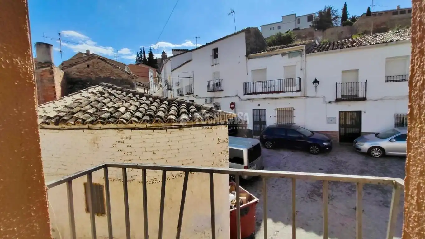 Vista exterior de Casa o xalet en venda en Úbeda amb Calefacció i Terrassa