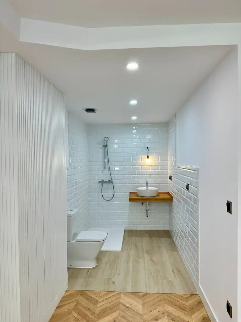 Badezimmer von Wohnung zum Verkauf in Santander