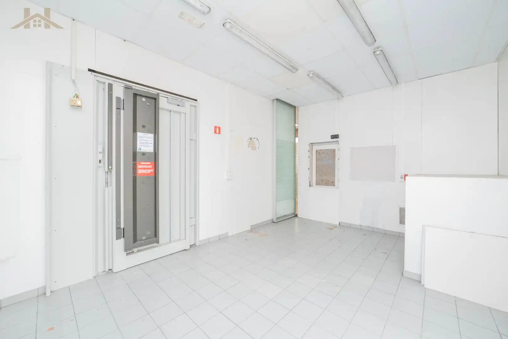 Commercial properties for sale in Alcorcón  with Air Conditioner and Heating