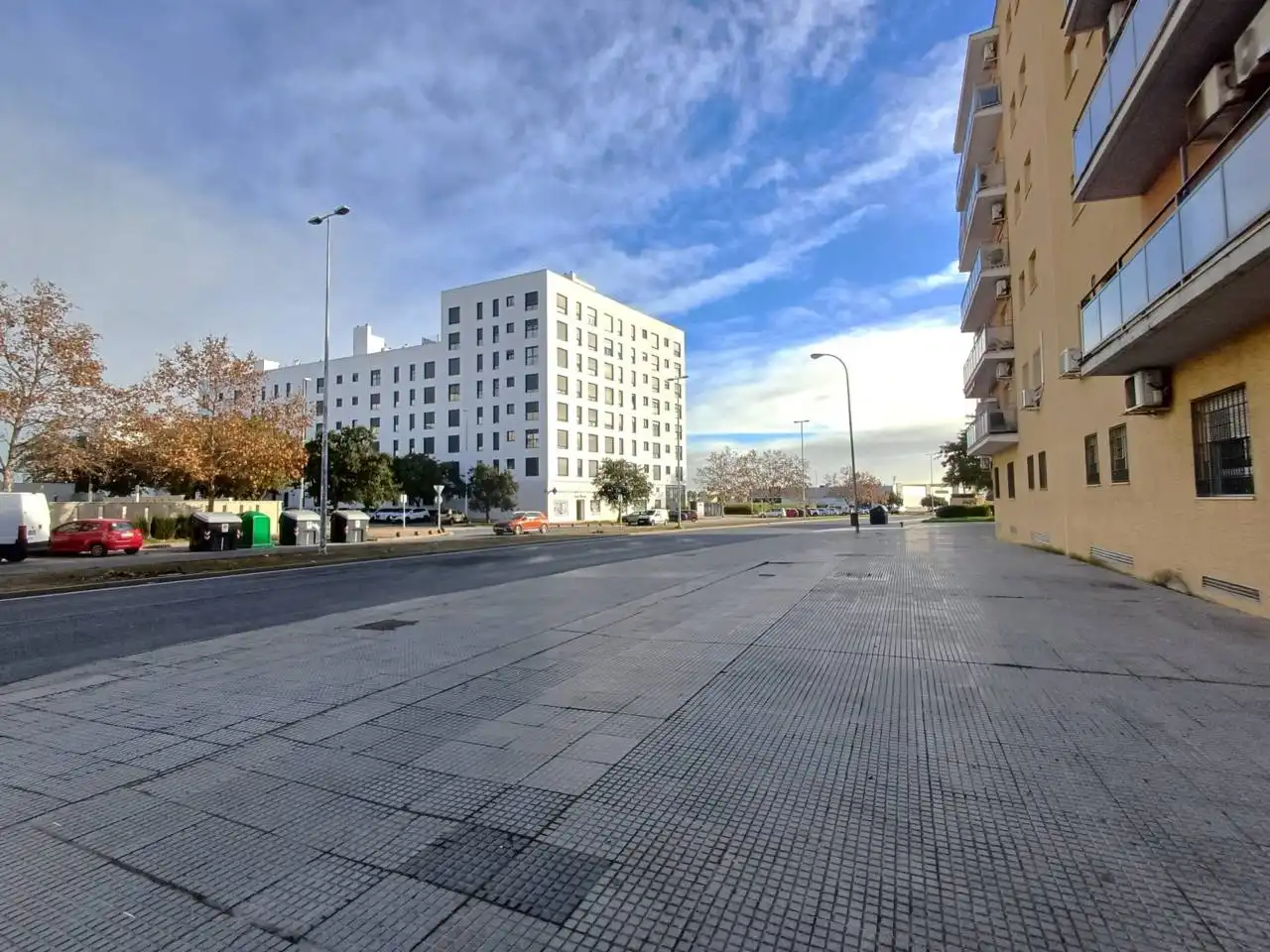 Vista exterior de Garatge en venda en Huelva