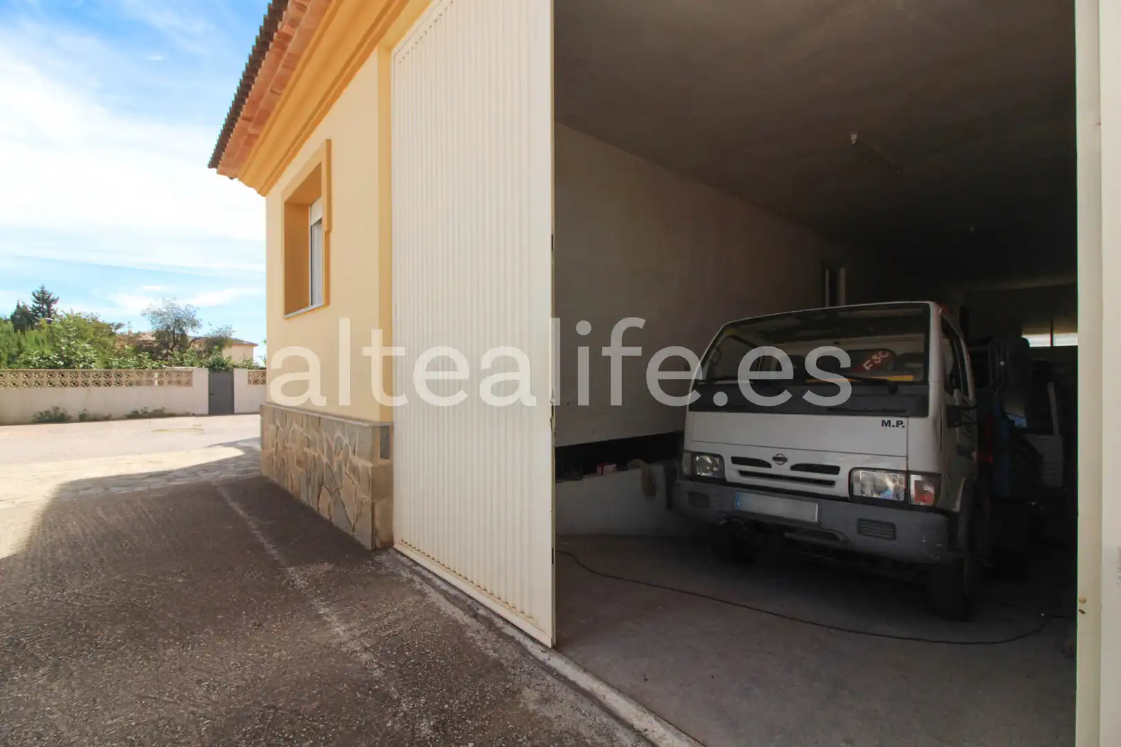 Parkplatz von Haus oder Chalet zum Verkauf in La Nucia mit Privatgarten, Terrasse und Abstellraum