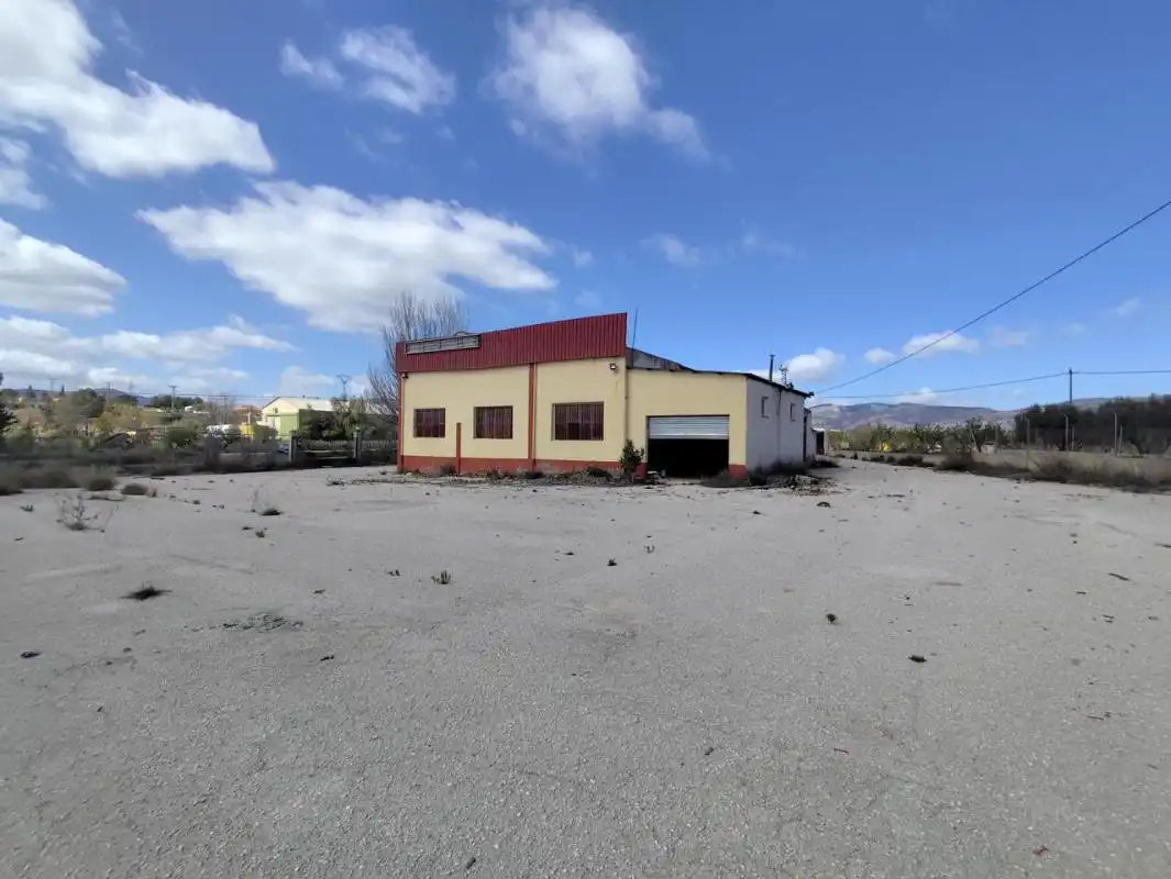 Vista exterior de Nave industrial en venta en Castalla con Calefacción