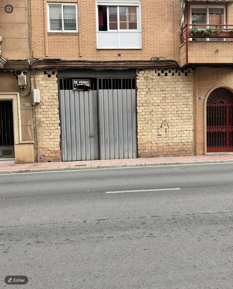 Local comercial en venda a Julio Burell