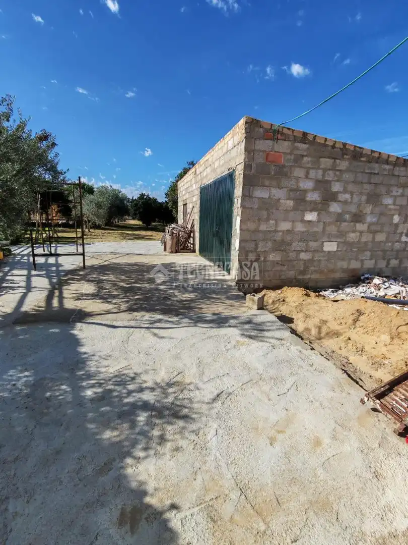 Finca rústica en venta en Marchena con Aire acondicionado