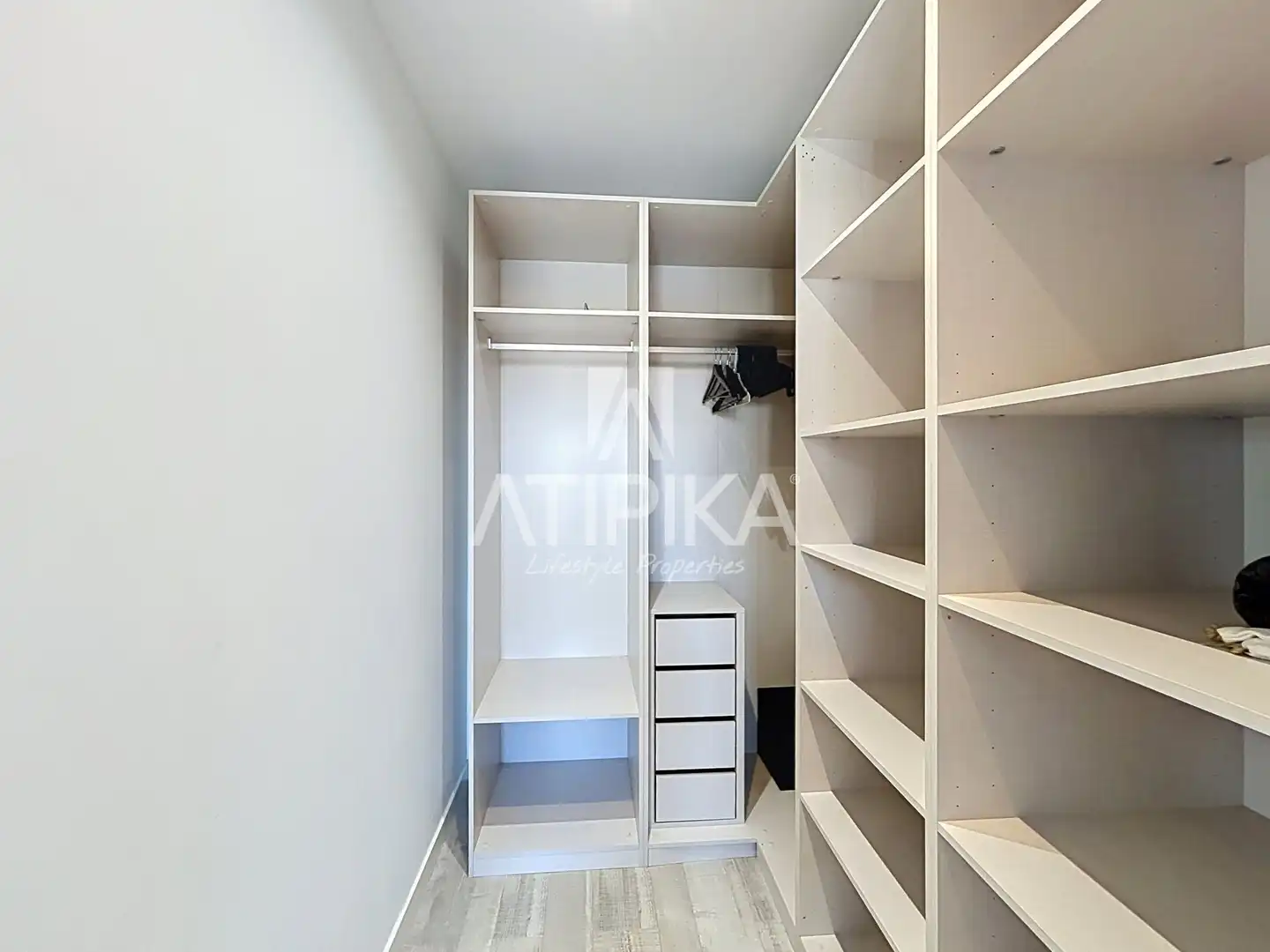 Schlafzimmer von Dachboden zur Miete in Barcelona mit Klimaanlage, Heizung und Parkett