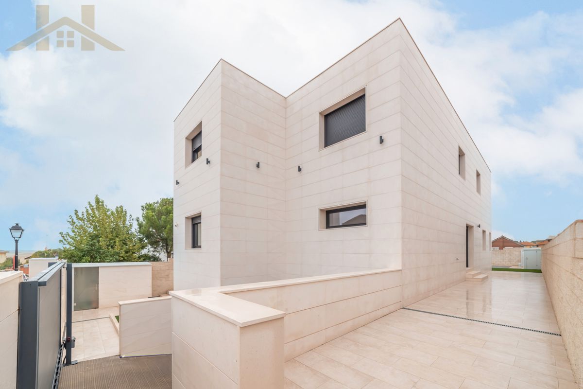 Exterior view of House or chalet for sale in Carranque  with Heating, Private garden and Swimming Pool