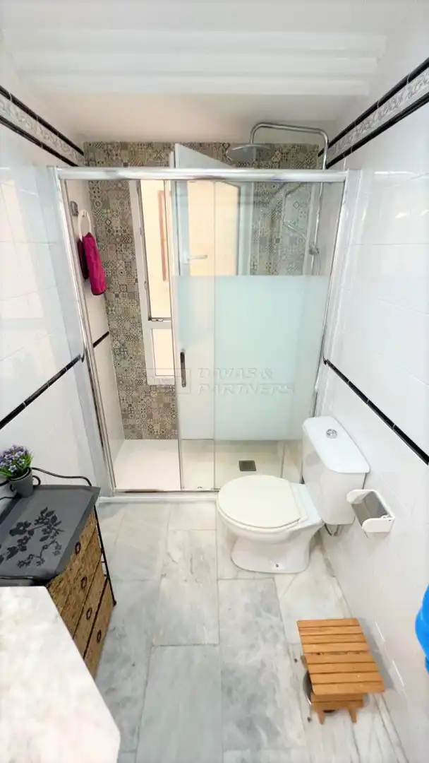 Bathroom of Flat for sale in Torrevieja  with Air Conditioner, Terrace and Furnished