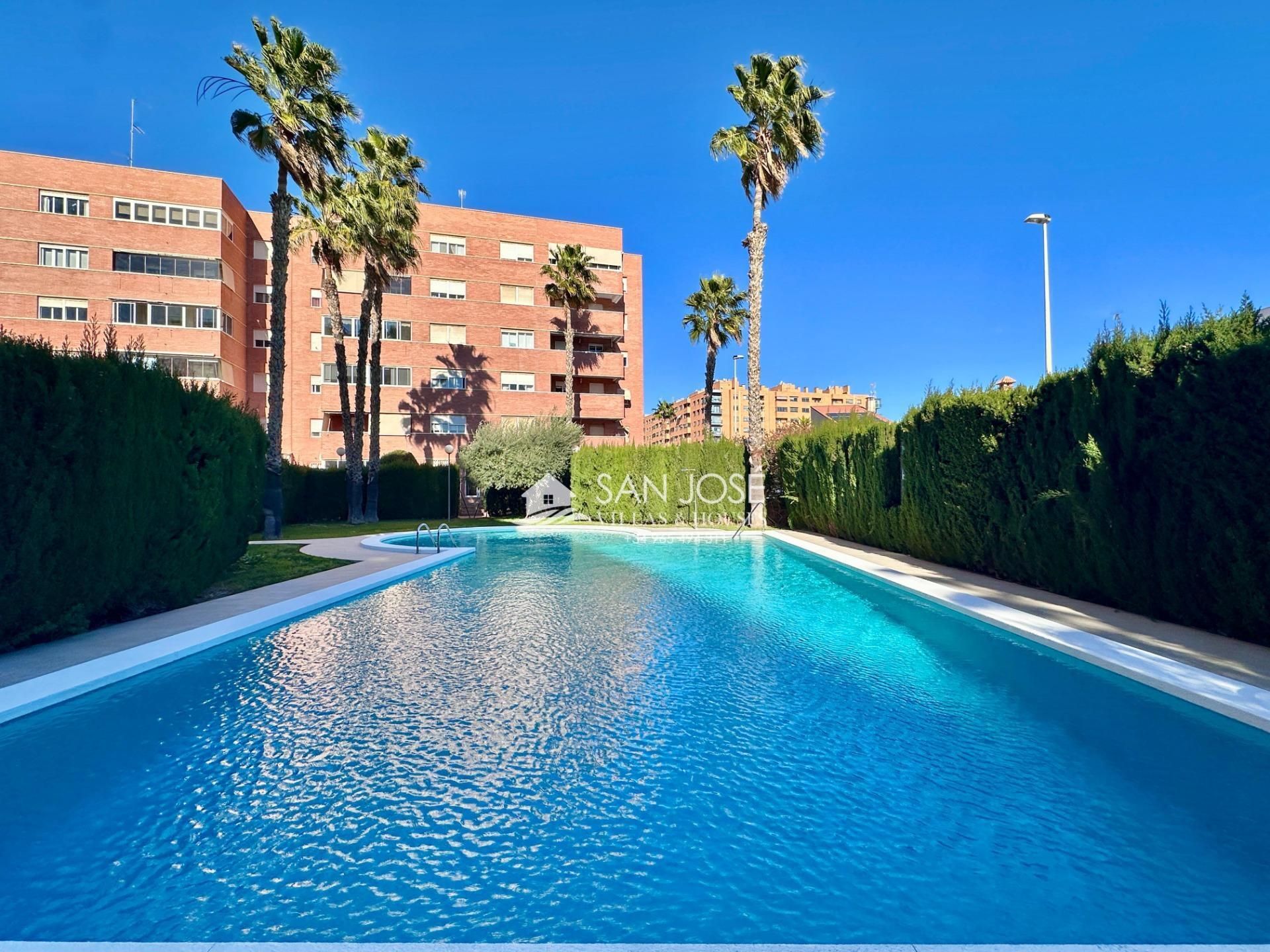 Swimming pool of Flat for sale in Elche / Elx  with Air Conditioner, Heating and Private garden