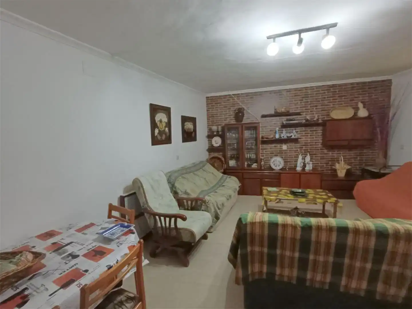 Sala d'estar de Pis en venda en Arenas de San Juan  amb Aire condicionat i Moblat