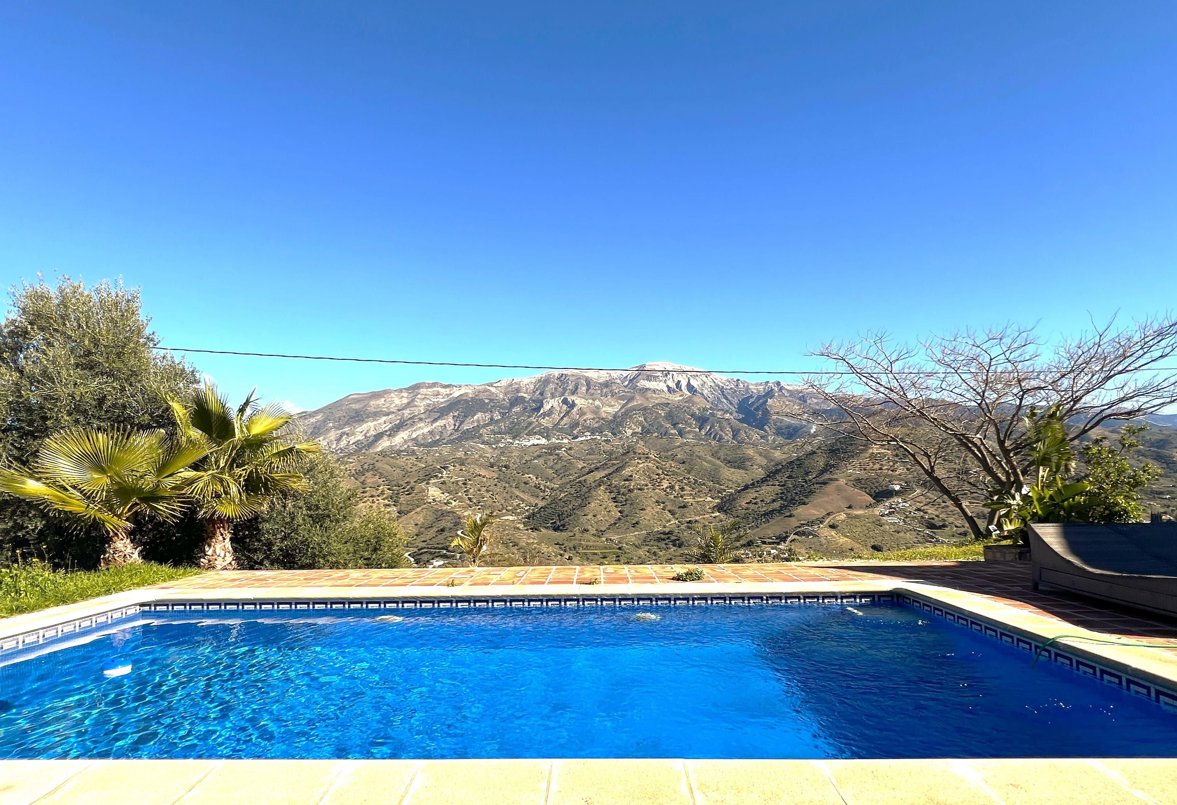 Vista exterior de Casa o xalet en venda en Canillas de Aceituno