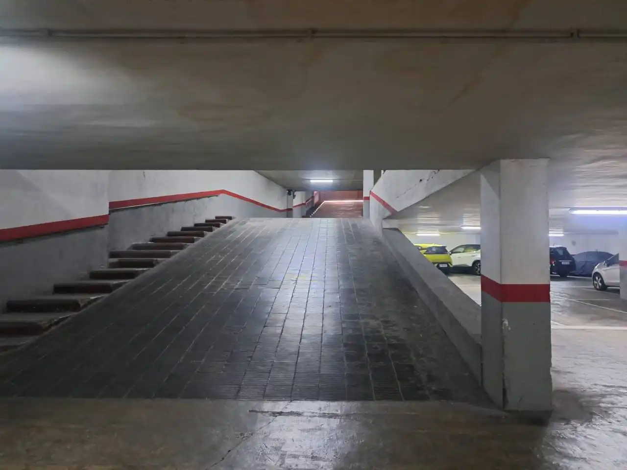 Parking to rent in Calle Montserrat, imagen 3