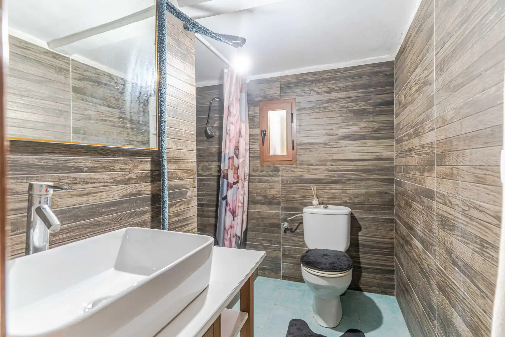 Bathroom of Houses for sale in Guadix  with Storage room