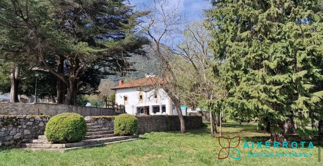 Jardí de Casa o xalet en venda en Valle de Mena amb Calefacció, Jardí privat i Terrassa