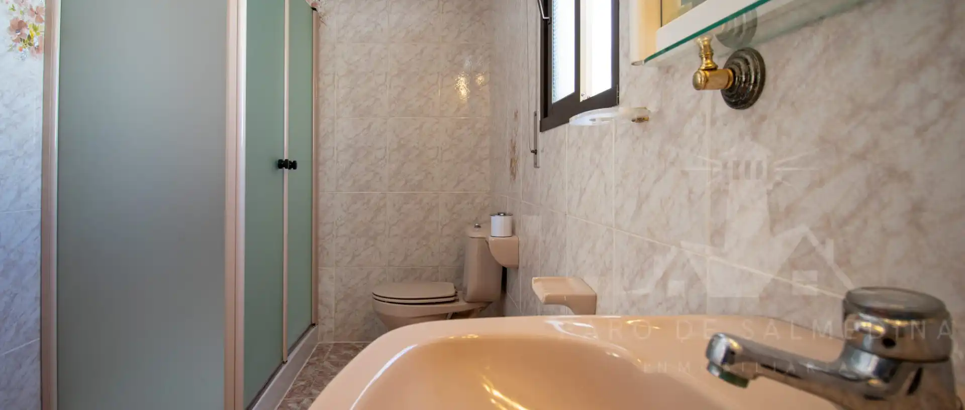 Baño de Casa adosada en venta en Chipiona con Aire acondicionado, Trastero y Amueblado