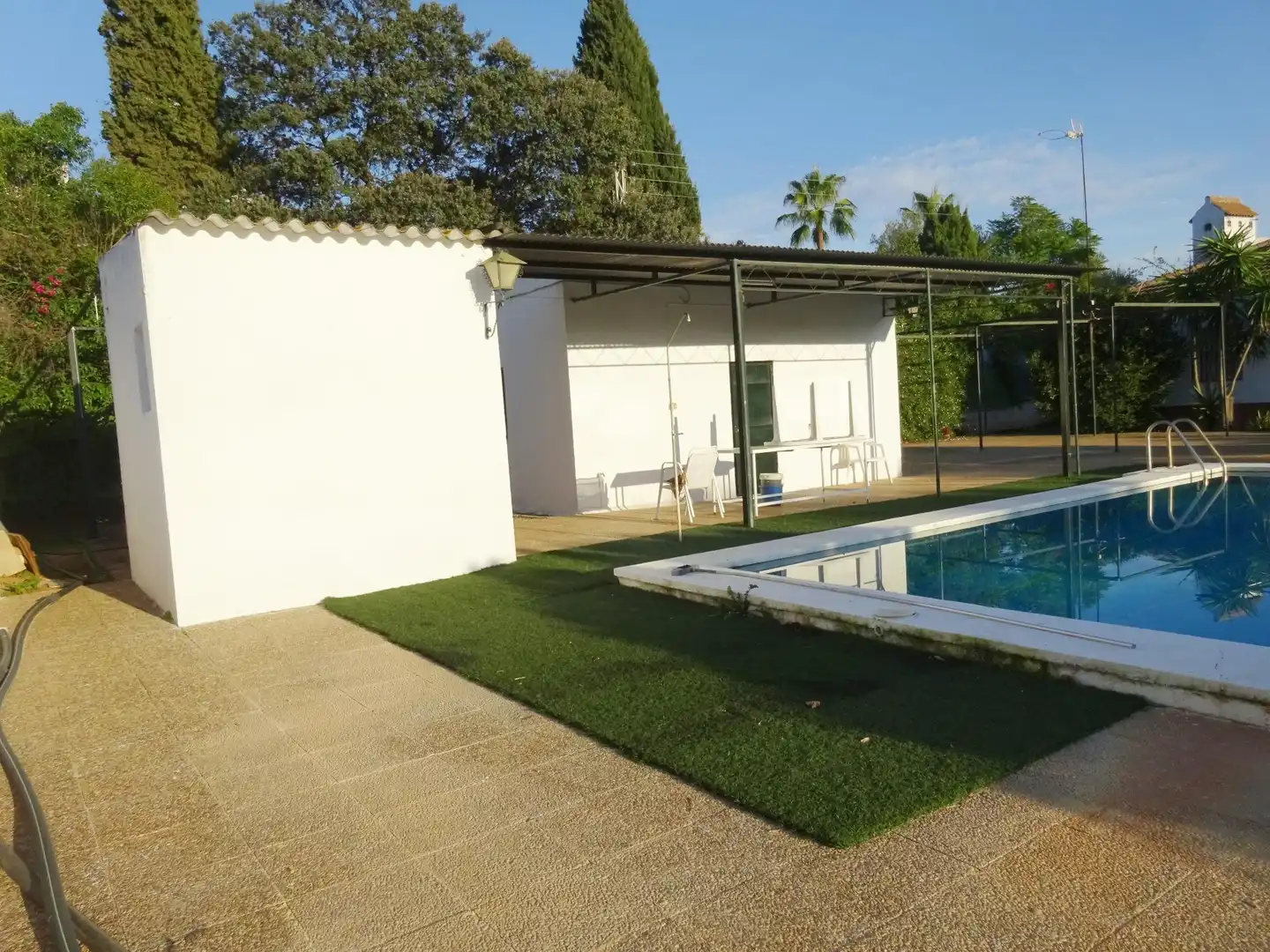 Swimming pool of Houses for sale in Sanlúcar la Mayor  with Air Conditioner, Private garden and Storage room