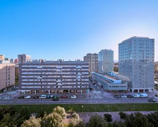 Vista exterior de Àtic en venda en Vitoria - Gasteiz amb Terrassa, Traster i Moblat