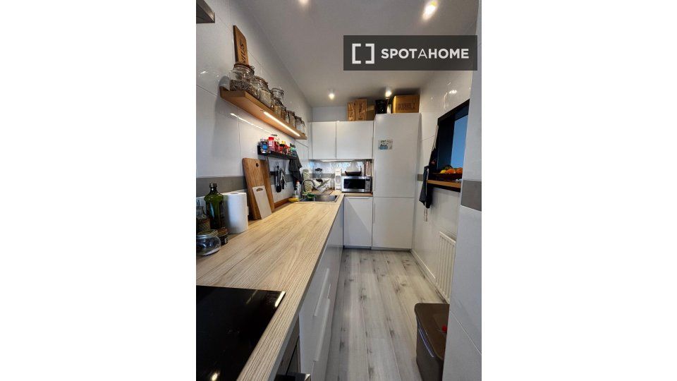 Cuina de Pis de lloguer en  Madrid Capital amb Aire condicionat, Calefacció i Moblat