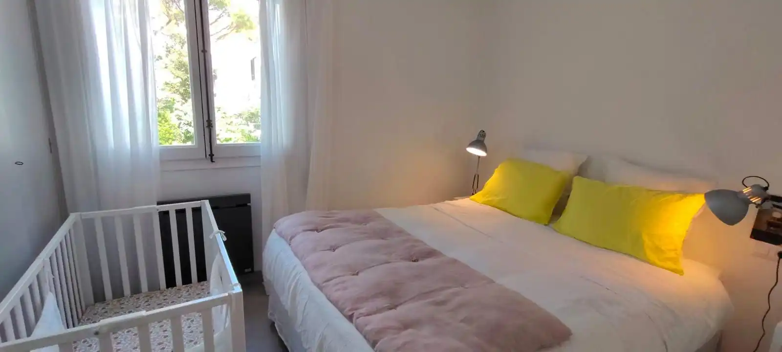 Schlafzimmer von Dachboden zum Verkauf in Palafrugell mit Klimaanlage, Heizung und Terrasse