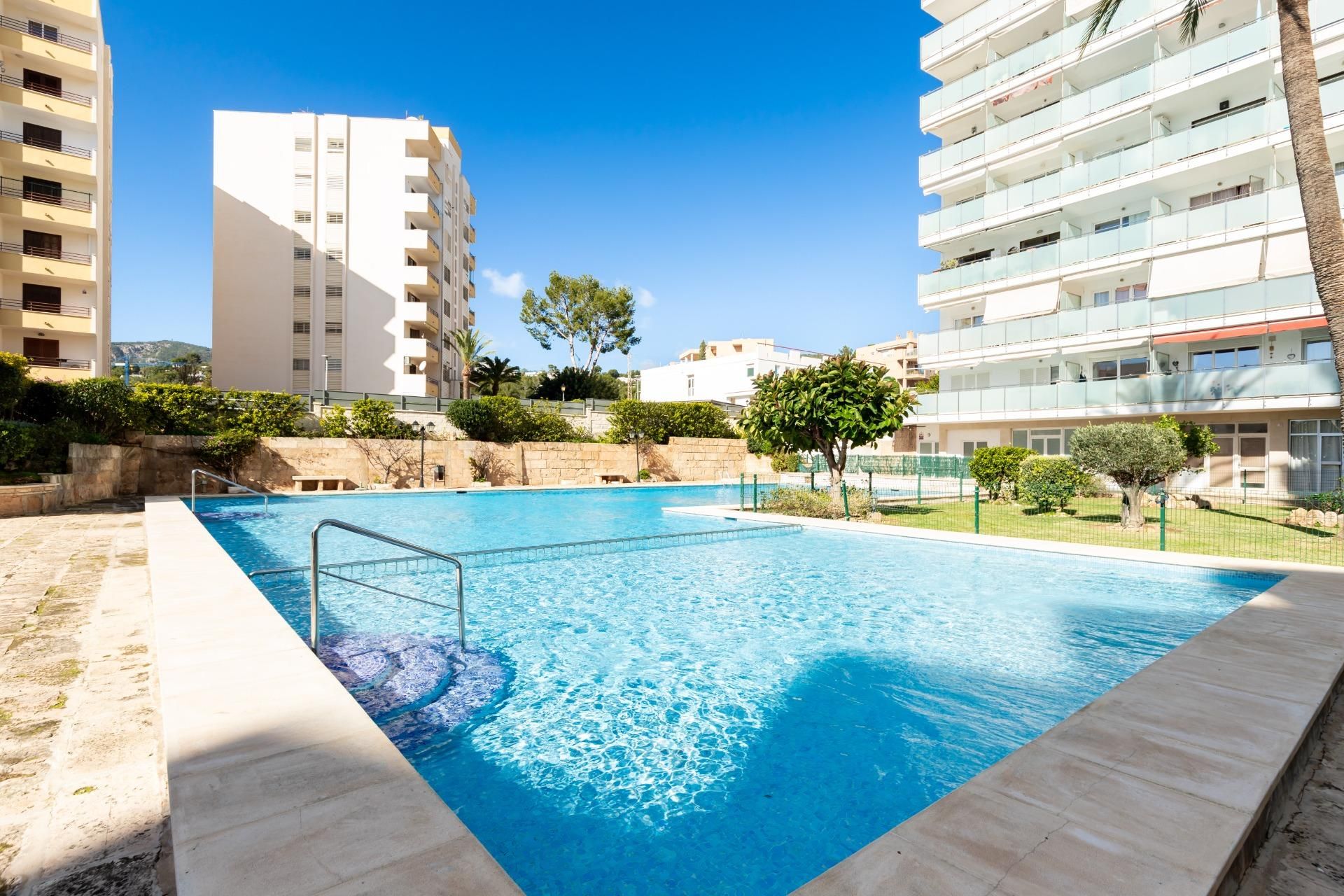 Swimming pool of Apartment for sale in Calvià  with Air Conditioner, Terrace and Furnished