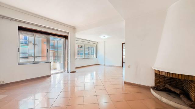 Piso en Venta en Rambla de Méndez Núñez en Barrio del Centro