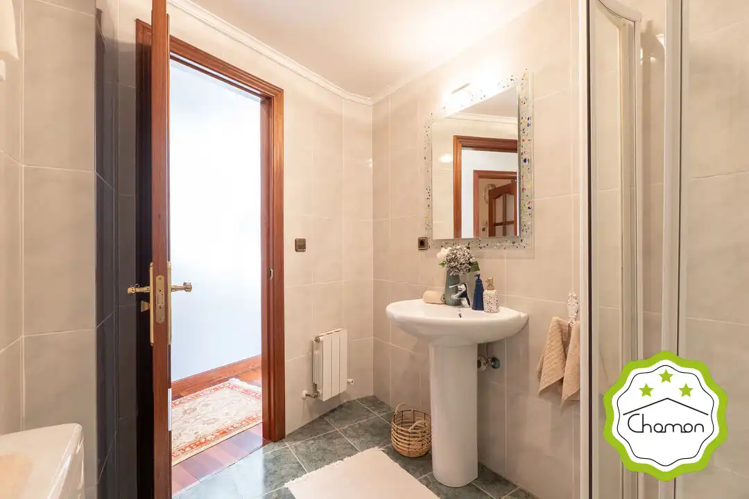 Baño de Piso en venta en Bilbao  con Calefacción y Balcón