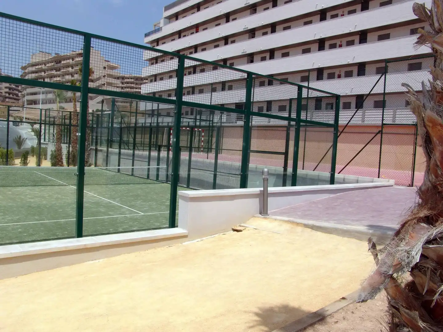 Vista exterior de Piso en venta en Elche / Elx con Aire acondicionado, Calefacción y Terraza