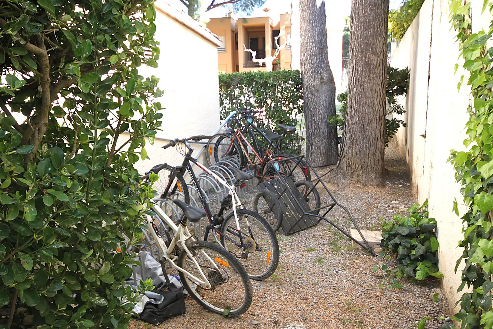 Parkplatz von Wohnungen zum Verkauf in L'Escala mit Terrasse, Möbliert und Waschmaschine