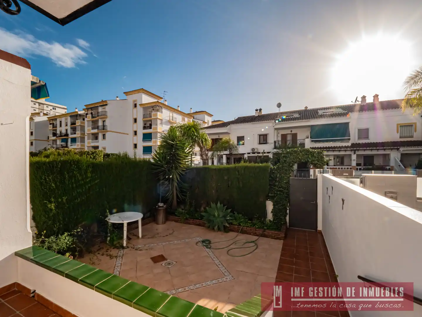 Jardí de Casa adosada en venda en Vélez-Málaga amb Aire condicionat, Terrassa i Moblat