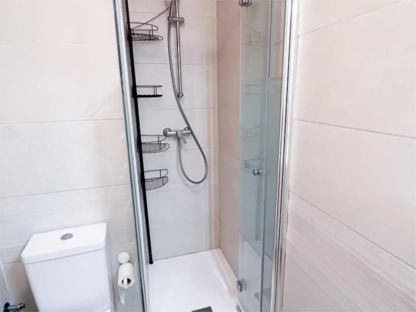 Badezimmer von Wohnungen zur Miete in Salobreña mit Schwimmbad und Balkon