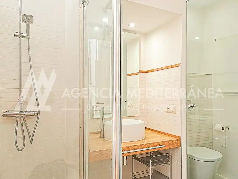 Baño de Piso de alquiler en Valencia con Aire acondicionado, Calefacción y Trastero