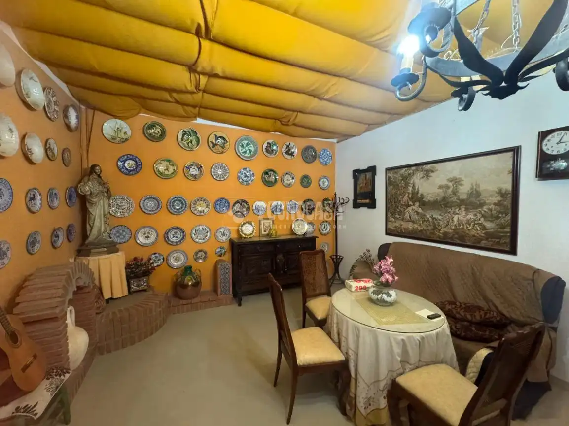 Houses for sale in Almendralejo  with Private garden and Furnished