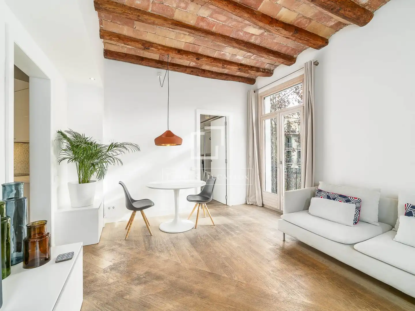 Exterior view of Flat for sale in Barcelona  with Air Conditioner, Heating and Parquet flooring
