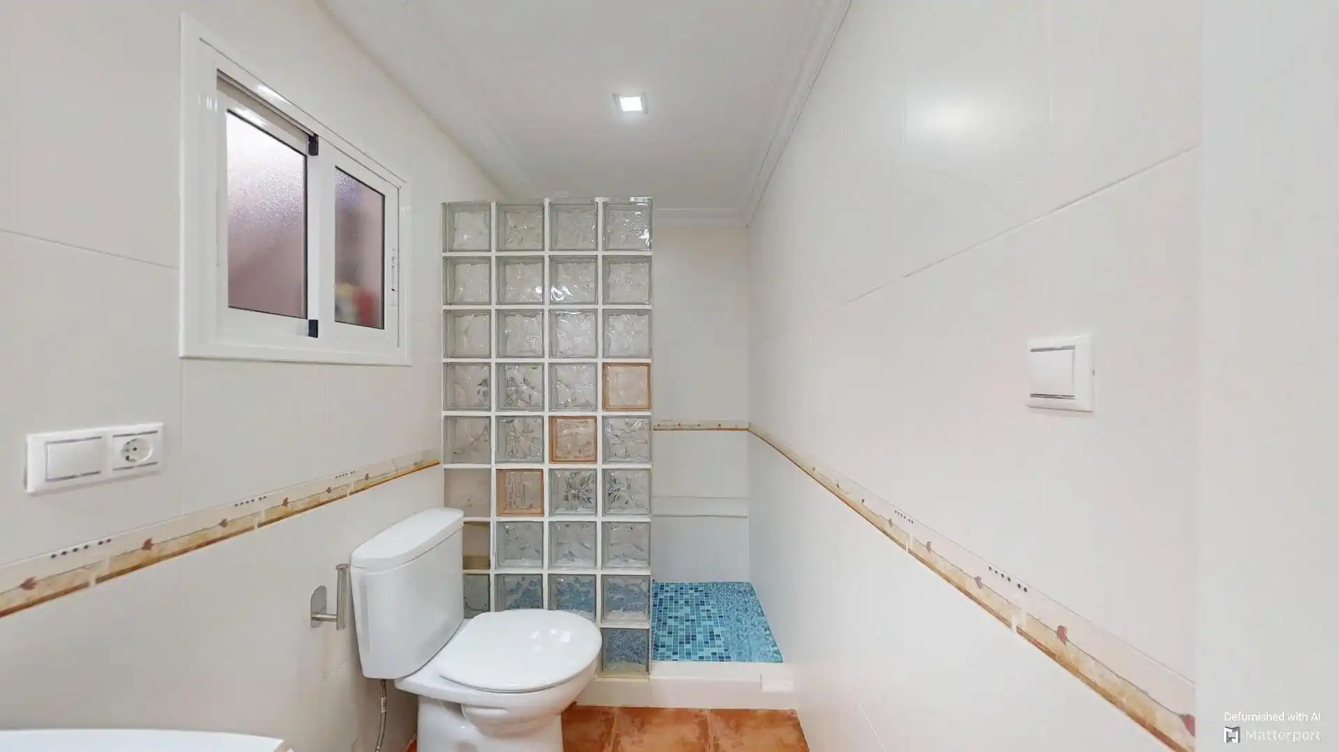 Bathroom of Houses for sale in Elche / Elx  with Air Conditioner, Heating and Private garden