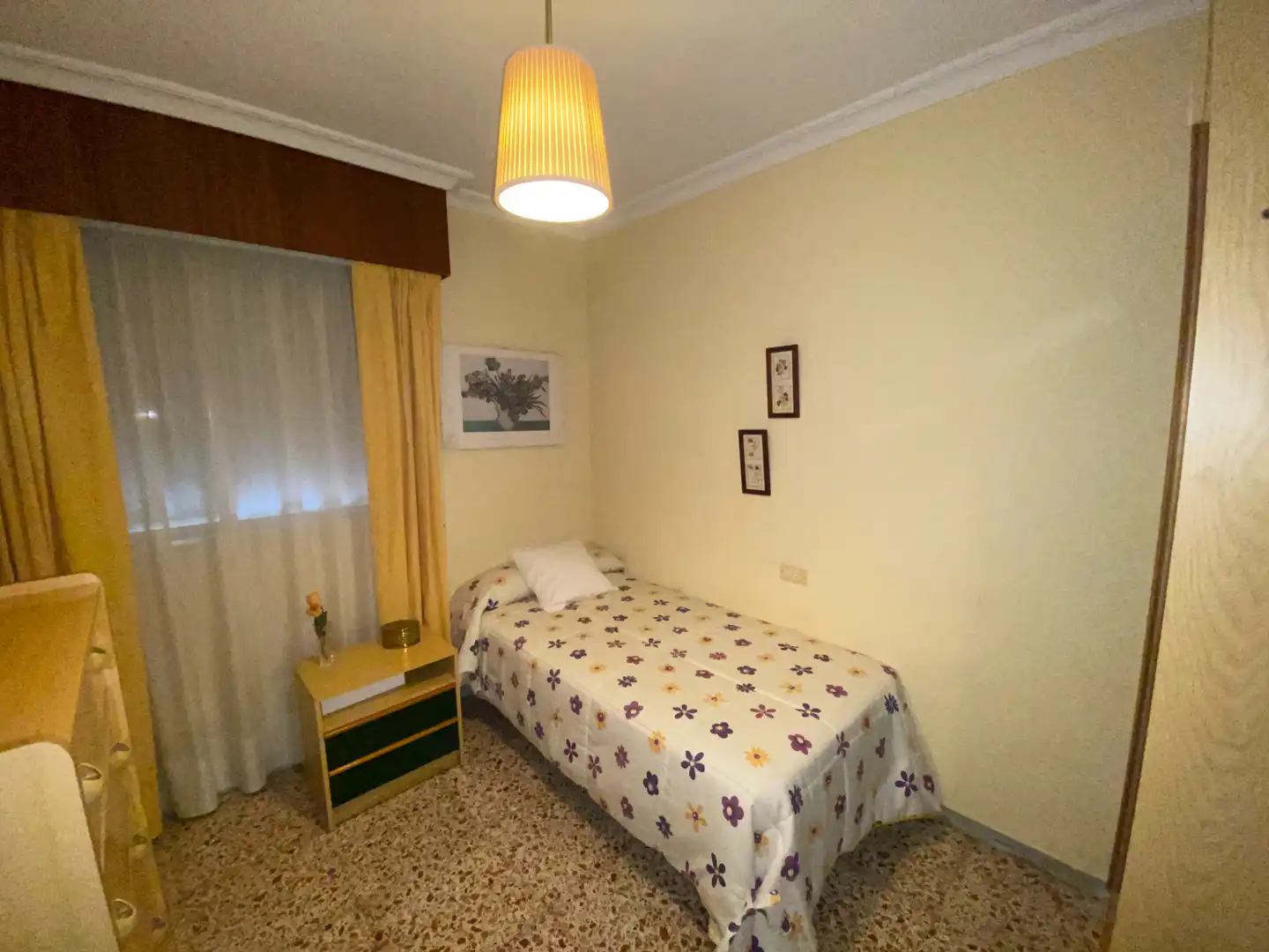 Habitación de Piso en venta en Alicante / Alacant con Aire acondicionado, Amueblado y Balcón