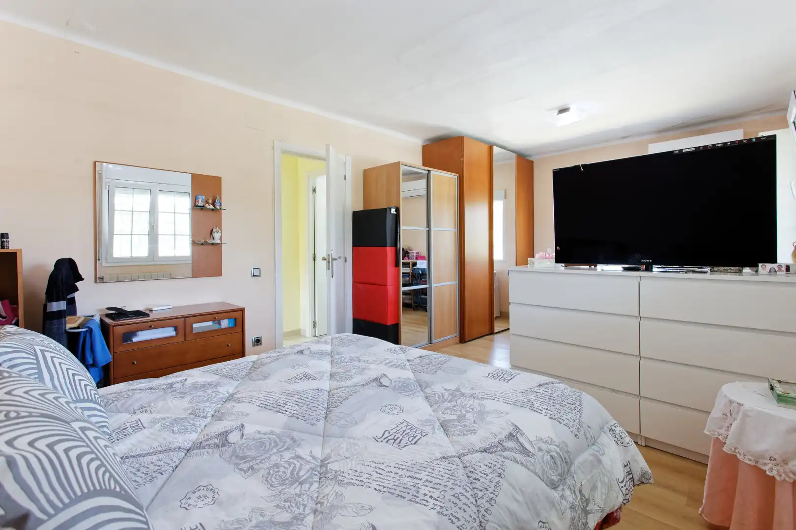 Habitación de Casa o chalet en venta en Vallirana con Aire acondicionado, Calefacción y Jardín privado