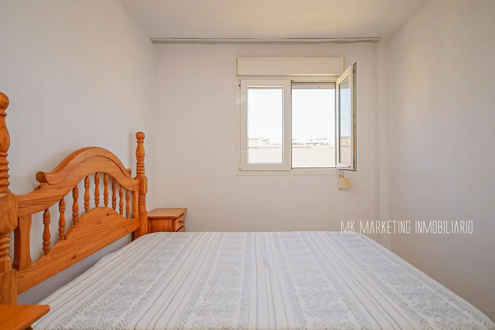 Schlafzimmer von Dachboden zum Verkauf in Mogán mit Terrasse, Abstellraum und Möbliert