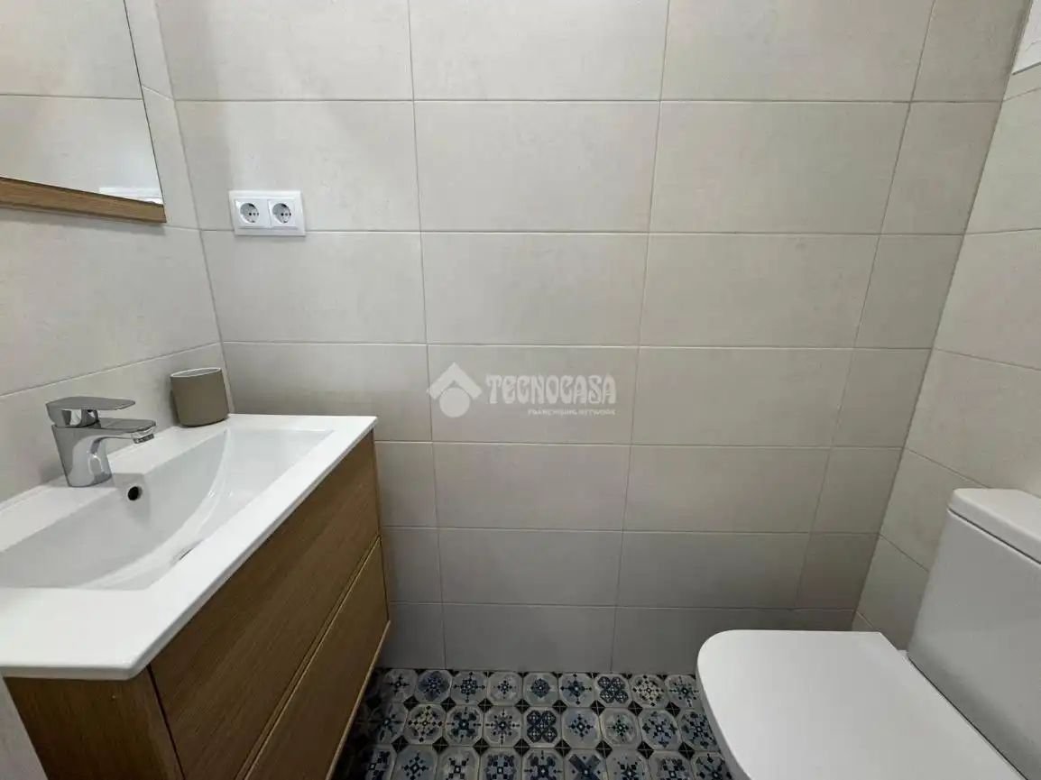 Baño de Piso en venta en Valencia con Aire acondicionado, Calefacción y Terraza