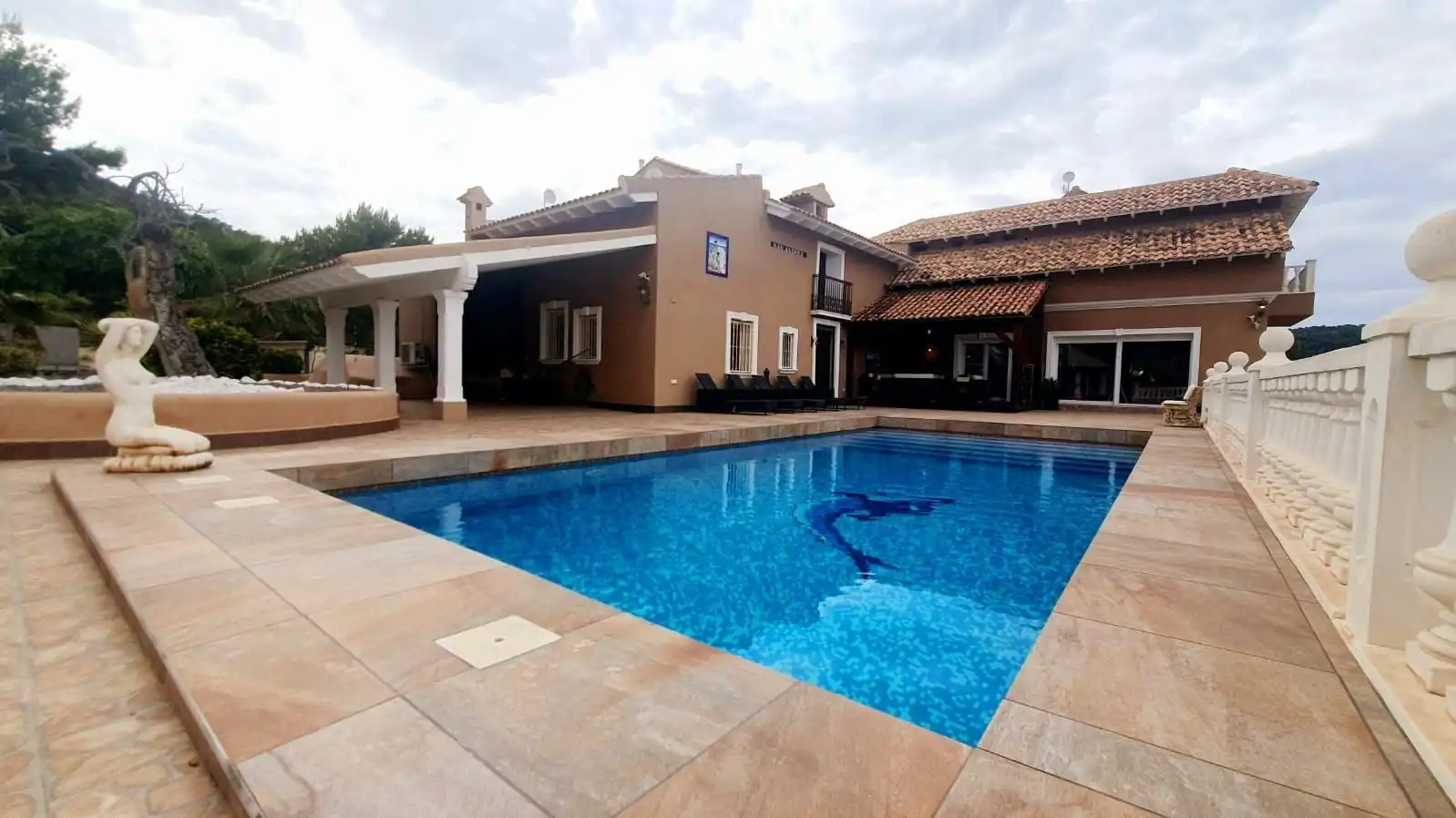Xalet amb piscina en venda a La Nucia Pueblo, imagen 2