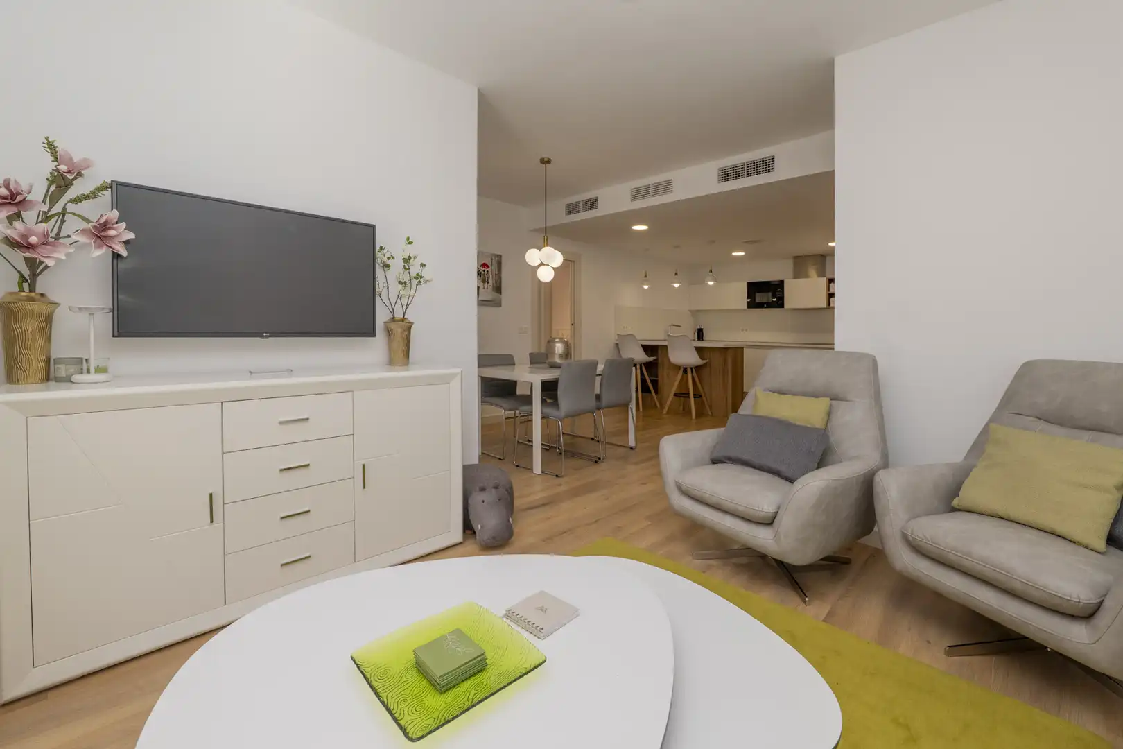 Sala d'estar de Apartament en venda en Benalmádena amb Aire condicionat, Calefacció i Terrassa