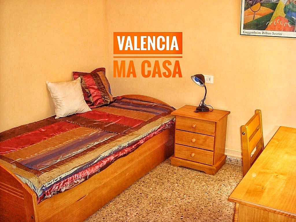 Bedroom of Flat to rent in  Valencia Capital  with Air Conditioner, Heating and Furnished