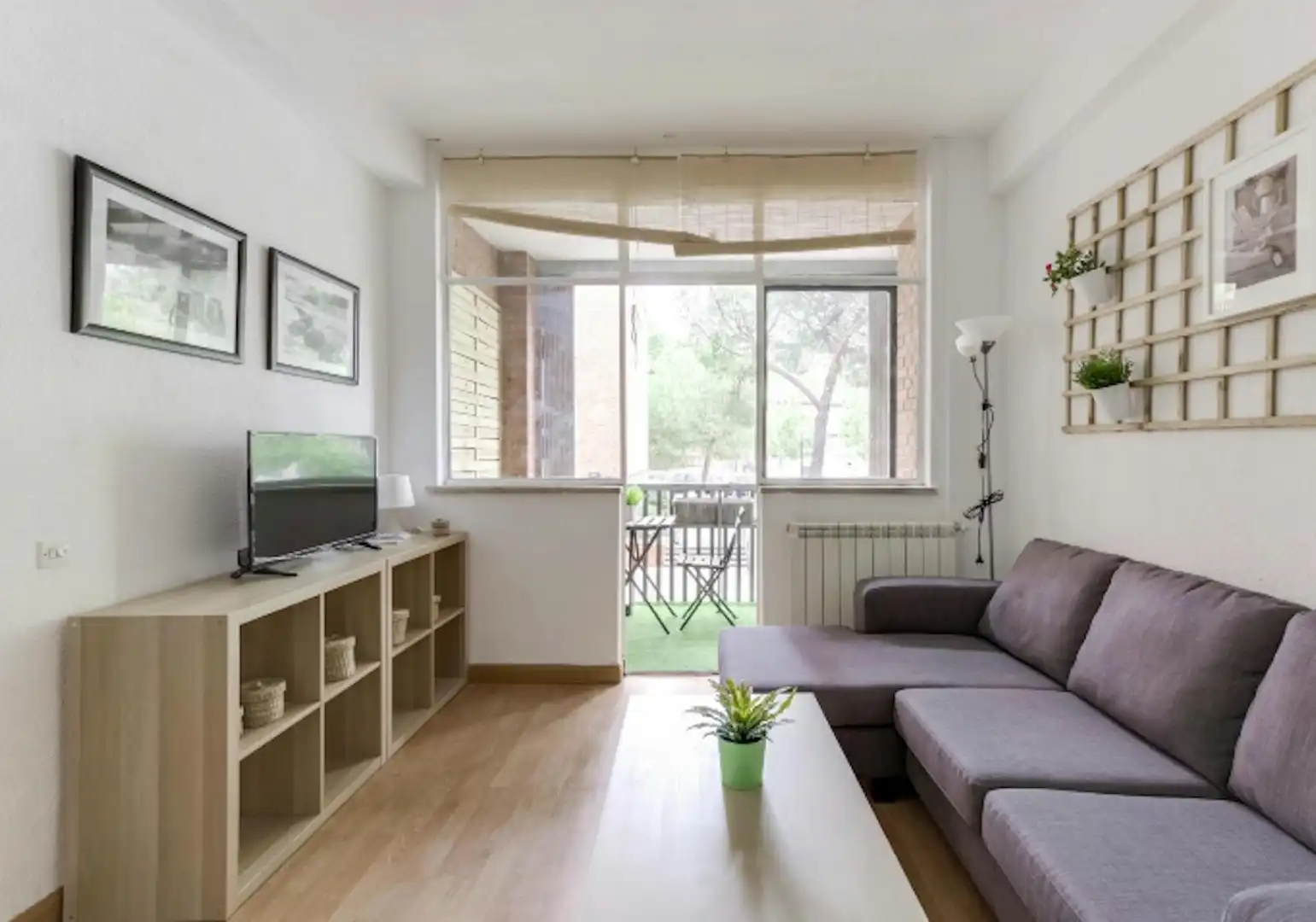 Living room of Flat for rent in Madrid  with Heating, Furnished and Washing machine