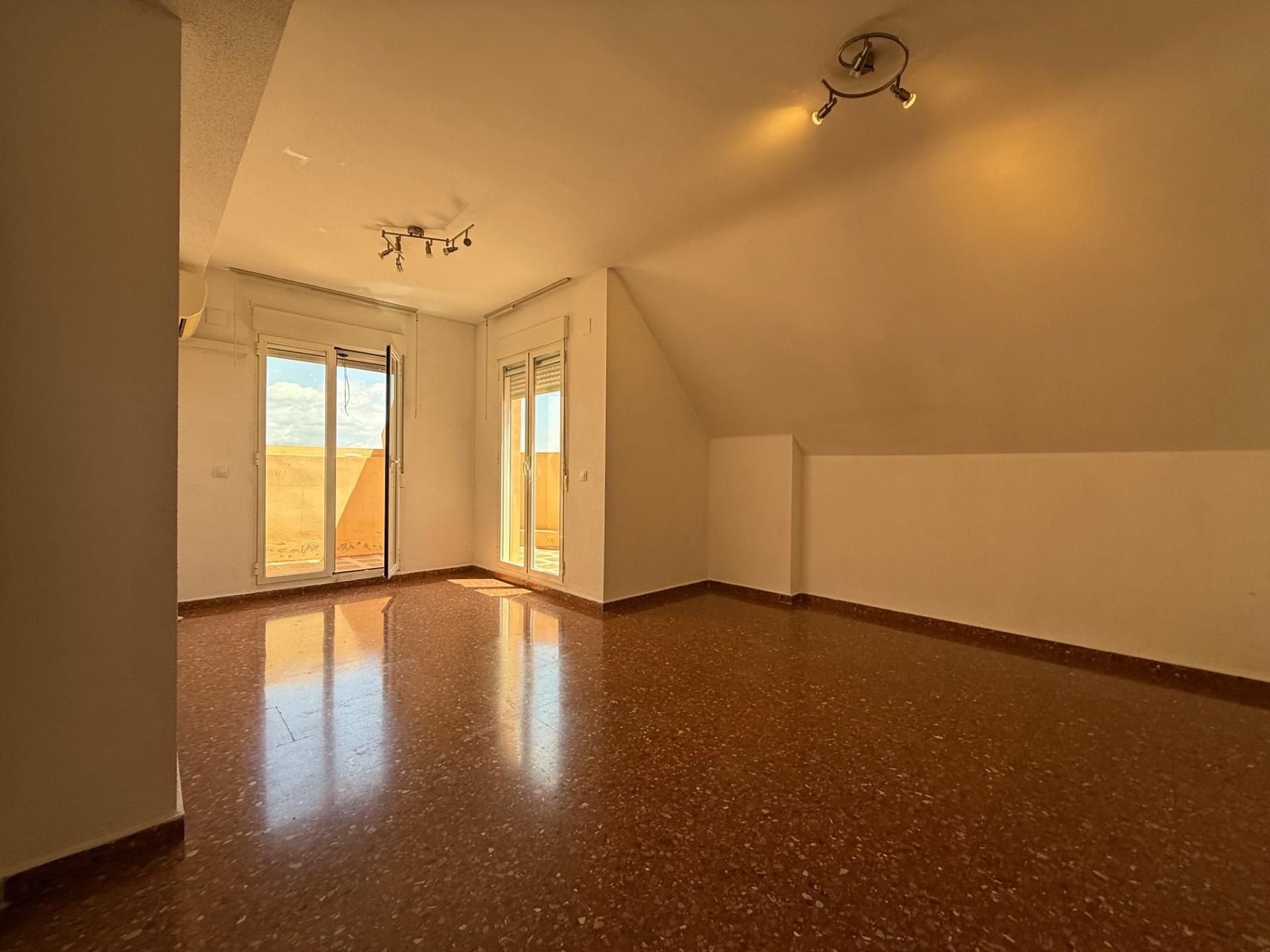 Sala d'estar de Pis en venda en Llíria amb Terrassa i Balcó
