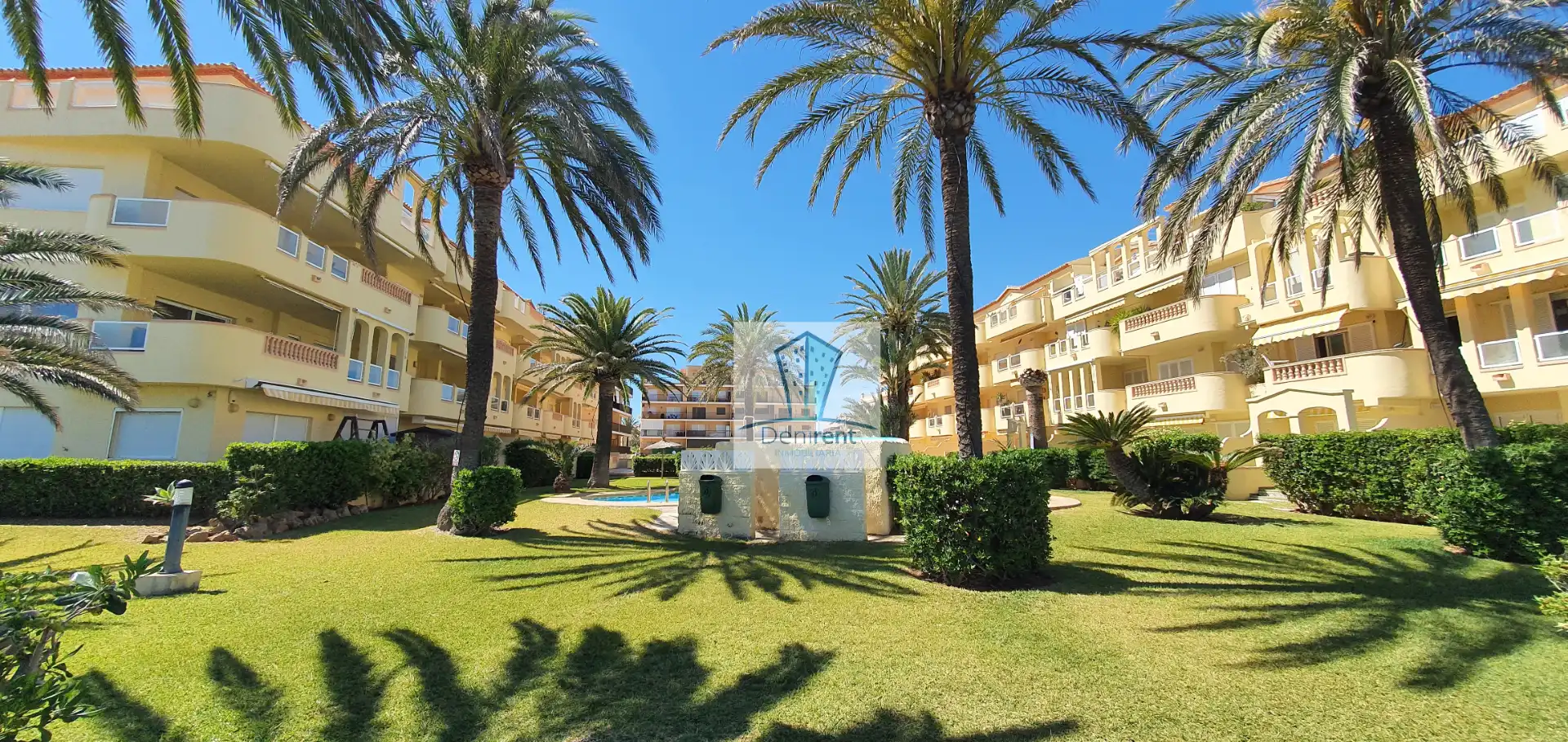 Vista exterior de Apartamento de alquiler en Dénia con Aire acondicionado, Calefacción y Terraza
